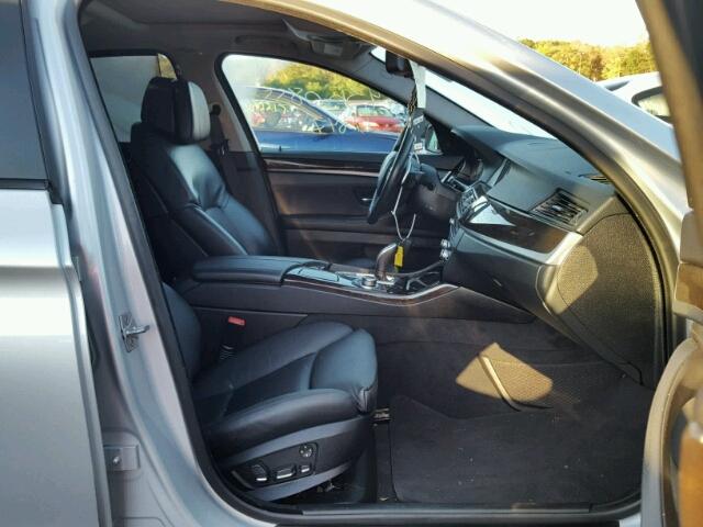 WBAFR9C51BC599615 - 2011 BMW 550 SILVER photo 5