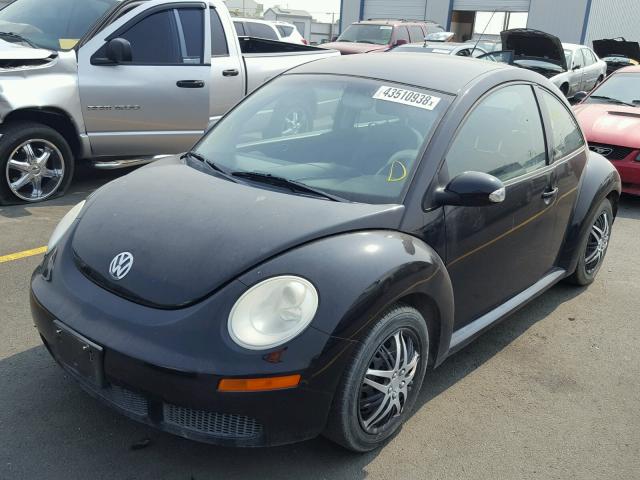 3VWPG3AG3AM015790 - 2010 VOLKSWAGEN NEW BEETLE შავი ფოტო 2