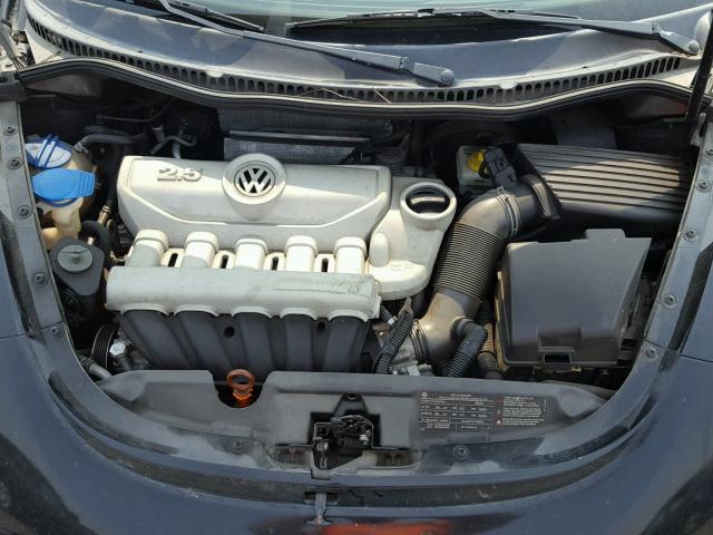3VWPG3AG3AM015790 - 2010 VOLKSWAGEN NEW BEETLE შავი ფოტო 7