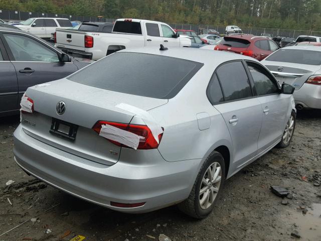 3VWD17AJXFM268359 - 2015 VOLKSWAGEN JETTA SE SILVER photo 4