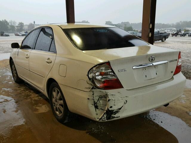 4T1BF30K82U028047 - 2002 TOYOTA CAMRY LE WHITE photo 3