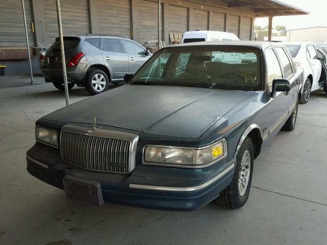 1LNLM81W6VY730244 - 1997 LINCOLN TOWN CAR E GREEN photo 2