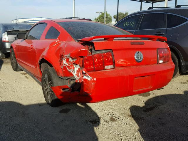 1ZVFT80N855233384 - 2005 FORD MUSTANG RED photo 3