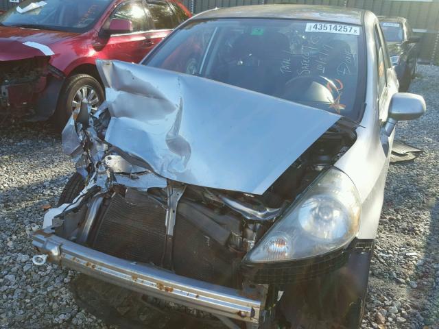 JHMGD38628S014526 - 2008 HONDA FIT SILVER photo 2