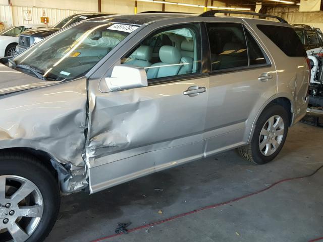 1GYEE63A460158505 - 2006 CADILLAC SRX SILVER photo 9