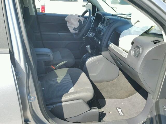 1C4NJCBA4GD560262 - 2016 JEEP COMPASS SP GRAY photo 5