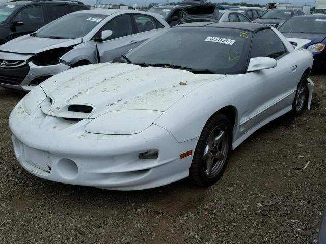 2G2FV22G4Y2161838 - 2000 PONTIAC FIREBIRD WHITE photo 2