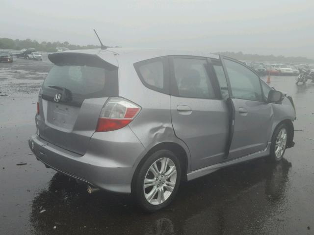 JHMGE88449S018264 - 2009 HONDA FIT SPORT GRAY photo 4