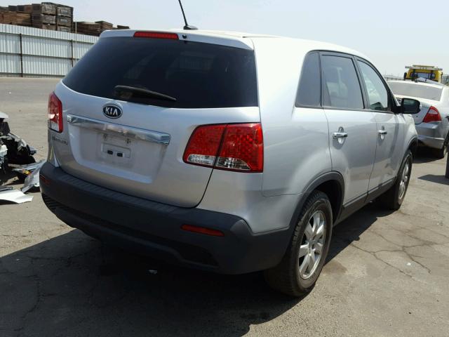 5XYKT3A16CG262757 - 2012 KIA SORENTO BA SILVER photo 4