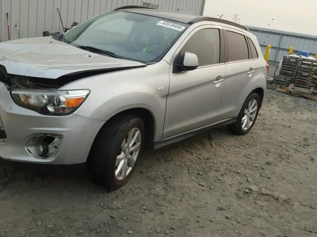 4A4AP4AU1DE002611 - 2013 MITSUBISHI OUTLANDER SILVER photo 2