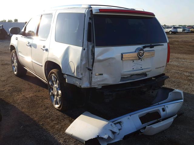 1GYUKCEF8AR106990 - 2010 CADILLAC ESCALADE P WHITE photo 3