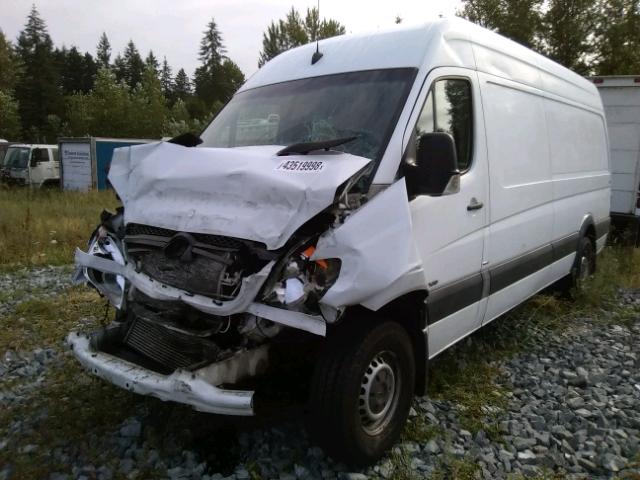WD3PE8CC9B5504566 - 2011 MERCEDES-BENZ SPRINTER 2 WHITE photo 2