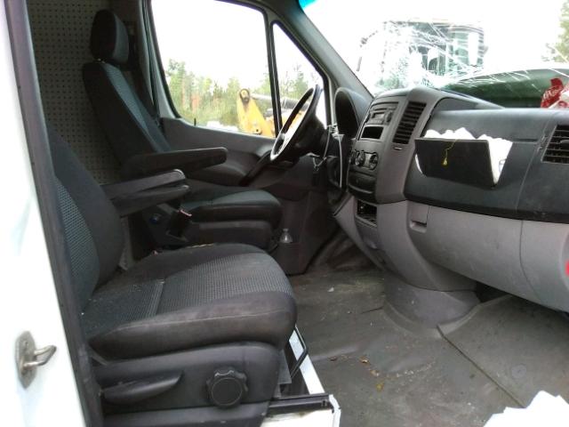 WD3PE8CC9B5504566 - 2011 MERCEDES-BENZ SPRINTER 2 WHITE photo 5
