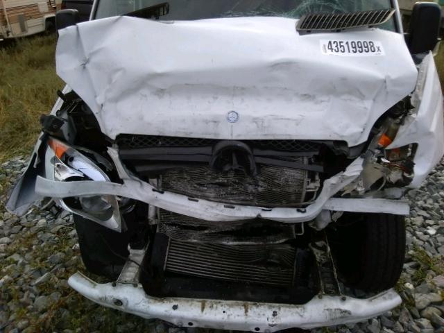 WD3PE8CC9B5504566 - 2011 MERCEDES-BENZ SPRINTER 2 WHITE photo 7