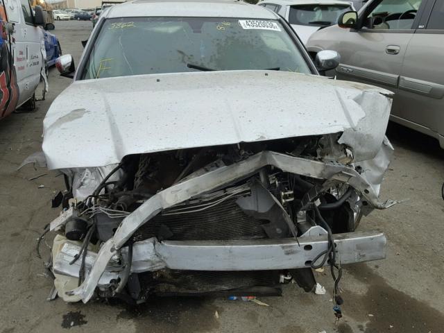 2C3AA63H85H520265 - 2005 CHRYSLER 300C SILVER photo 9