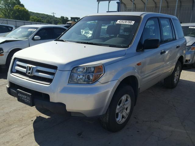 5FNYF28197B008751 - 2007 HONDA PILOT LX SILVER photo 2