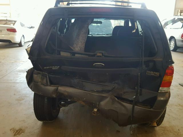 1FMYU03174KB62774 - 2004 FORD ESCAPE BLACK photo 9