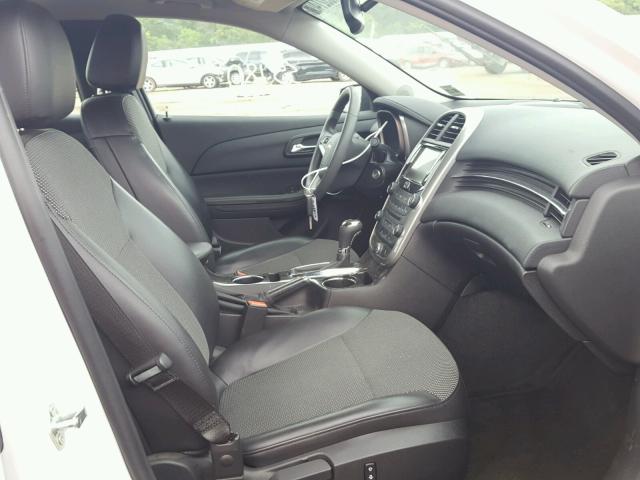 1G11C5SL5FF119273 - 2015 CHEVROLET MALIBU 1LT თეთრი ფოტო 5