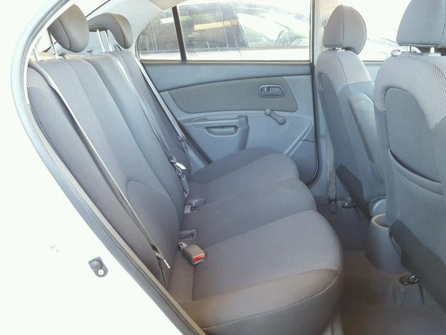 KNADE123686371881 - 2008 KIA RIO BASE WHITE photo 6