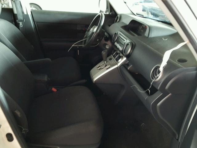 JTLKE50E181058406 - 2008 TOYOTA SCION XB Ақ фото 5
