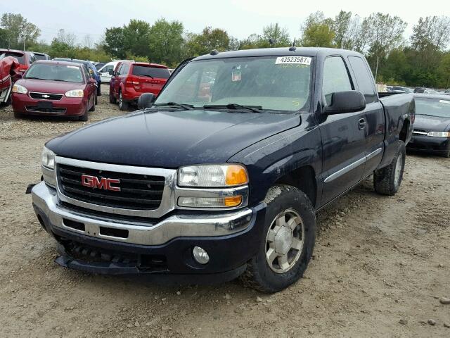 1GTEK19B45E341387 - 2005 GMC NEW SIERRA BLUE photo 2