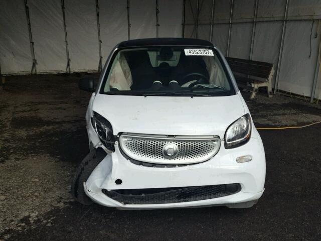 WMEFJ5DA0GK154098 - 2016 SMART FORTWO TWO TONE photo 9