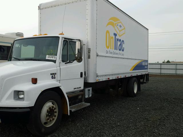 1FV3HJAC0XHB76151 - 1999 FREIGHTLINER MEDIUM CON WHITE photo 2