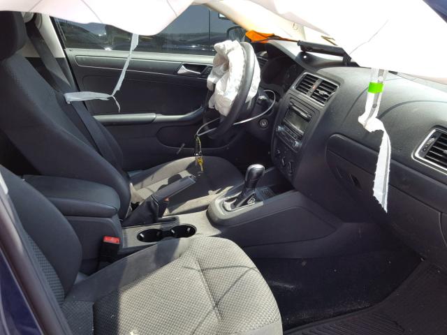 3VW2K7AJ4EM356200 - 2014 VOLKSWAGEN JETTA BASE BLUE photo 5