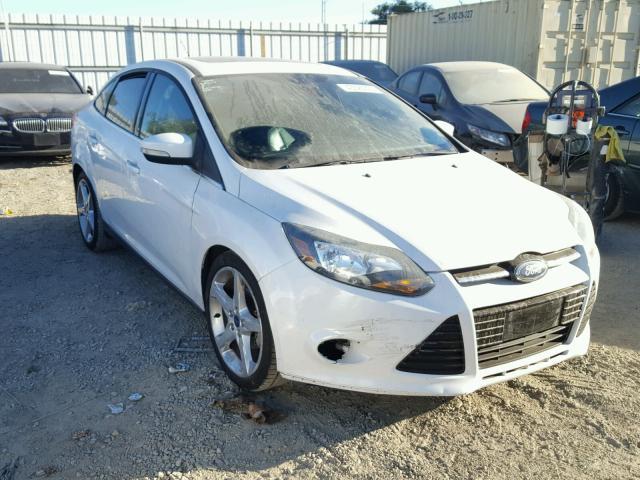 1FAHP3J22CL304827 - 2012 FORD FOCUS WHITE photo 1