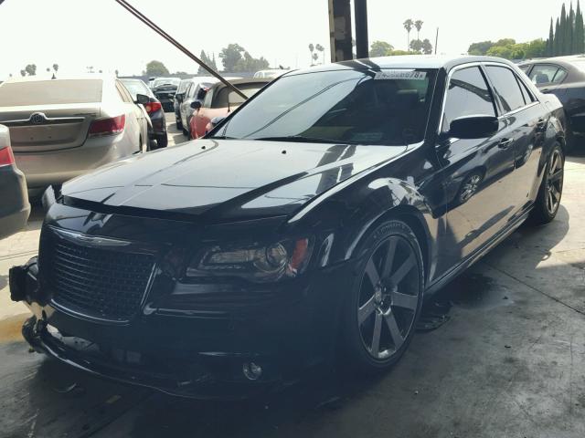 2C3CCAFJ6CH801658 - 2012 CHRYSLER 300 SRT-8 BLACK photo 2