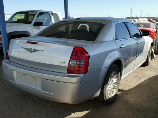 2C3CA5CV9AH270571 - 2010 CHRYSLER 300 TOURIN SILVER photo 4