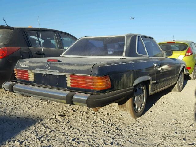 WDBBA45A6BB009144 - 1981 MERCEDES-BENZ 380 SL BLUE photo 4