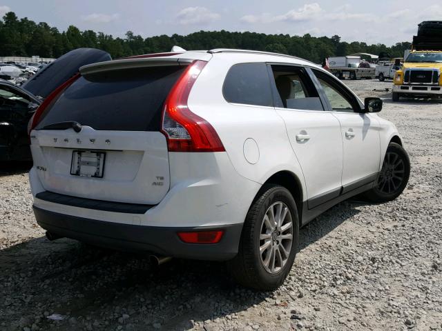 YV4992DZ2A2022697 - 2010 VOLVO XC60 T6 WHITE photo 4