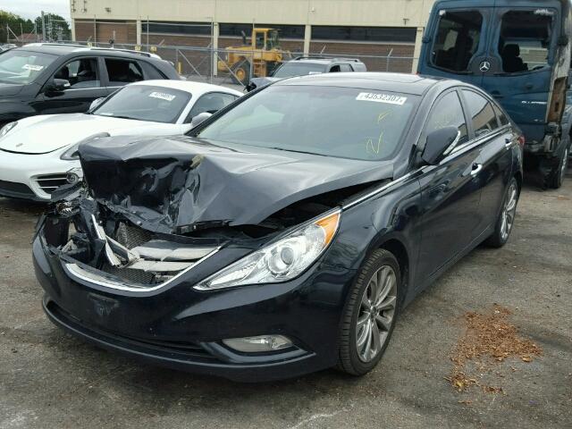 5NPEC4AB8DH546185 - 2013 HYUNDAI SONATA SE BLACK photo 2