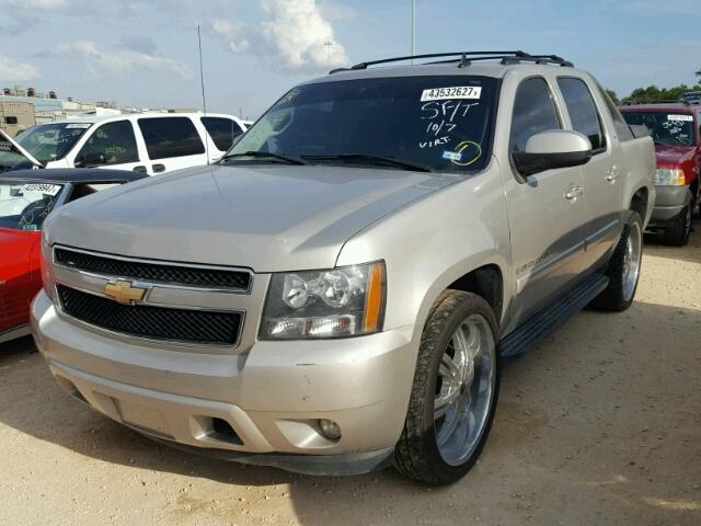 3GNEC120X7G294312 - 2007 CHEVROLET AVALANCHE SILVER photo 2