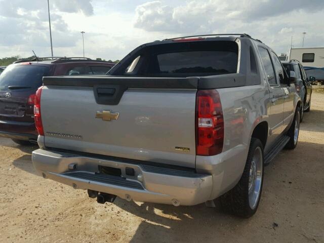 3GNEC120X7G294312 - 2007 CHEVROLET AVALANCHE SILVER photo 4