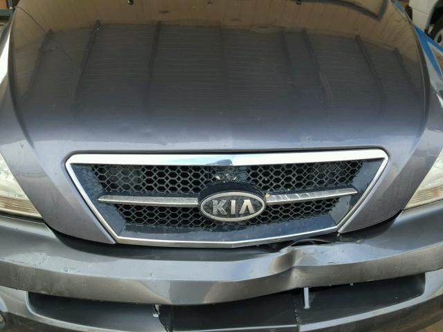 KNDJD733645314011 - 2004 KIA SORENTO EX GRAY photo 7