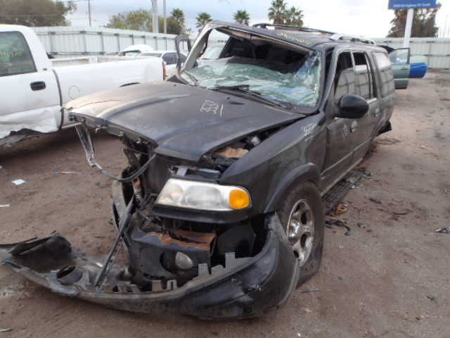 5LMPU28A5YLJ05387 - 2000 LINCOLN NAVIGATOR BLACK photo 2