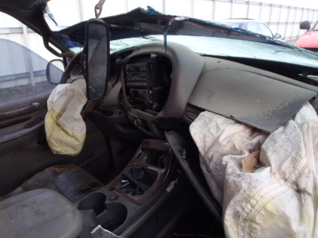 5LMPU28A5YLJ05387 - 2000 LINCOLN NAVIGATOR BLACK photo 5