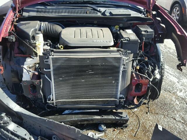 2A4RR5DG8BR611477 - 2011 CHRYSLER TOWN & COU RED photo 7