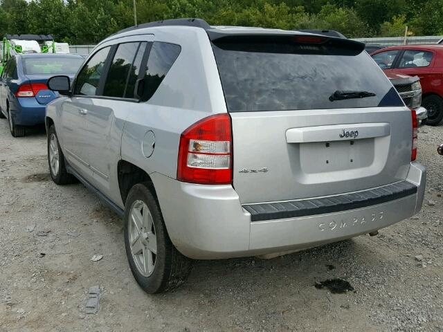 1J4NF4FB7AD617520 - 2010 JEEP COMPASS SP 银色 照片 3