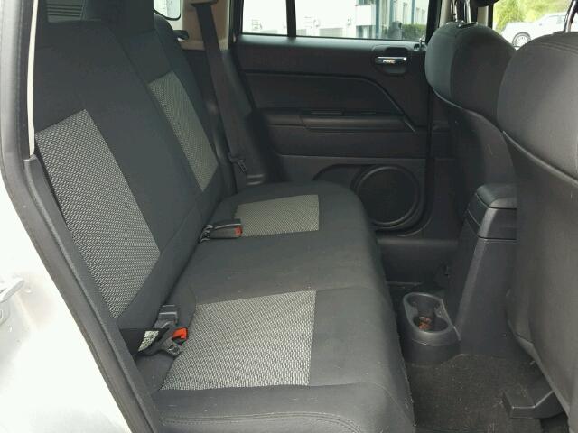 1J4NF4FB7AD617520 - 2010 JEEP COMPASS SP 银色 照片 6