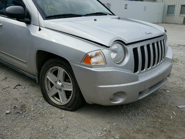 1J4NF4FB7AD617520 - 2010 JEEP COMPASS SP 银色 照片 9