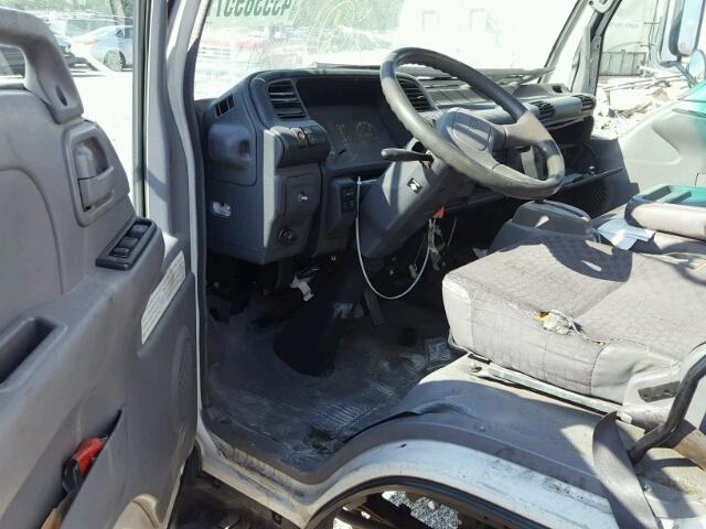 JALC4B16377007587 - 2007 ISUZU NPR WHITE photo 9