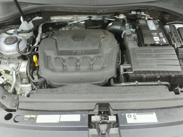 3VV2B7AX6JM035388 - 2018 VOLKSWAGEN TIGUAN SE Grau Foto 7