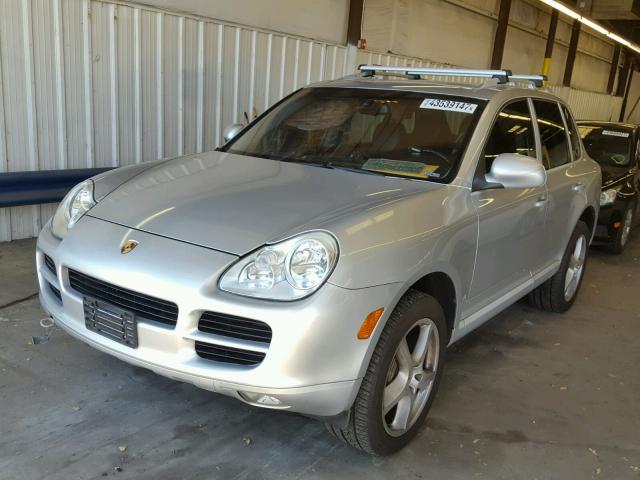 WP1AA29P95LA25383 - 2005 PORSCHE CAYENNE SILVER photo 2