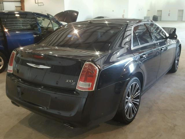 2C3CCABGXDH731626 - 2013 CHRYSLER 300 BLACK photo 4