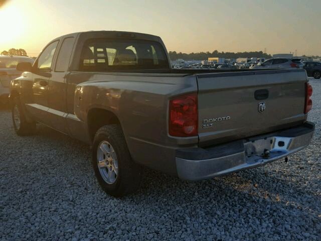 1D7HE42K16S588469 - 2006 DODGE DAKOTA BROWN photo 3