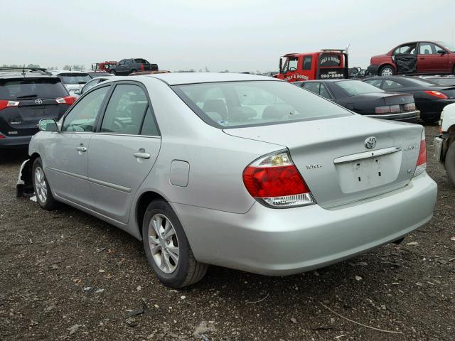 4T1BF30K16U111809 - 2006 TOYOTA CAMRY SILVER photo 3