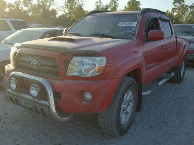 5TEKU72N26Z213328 - 2006 TOYOTA TACOMA DOU RED photo 2